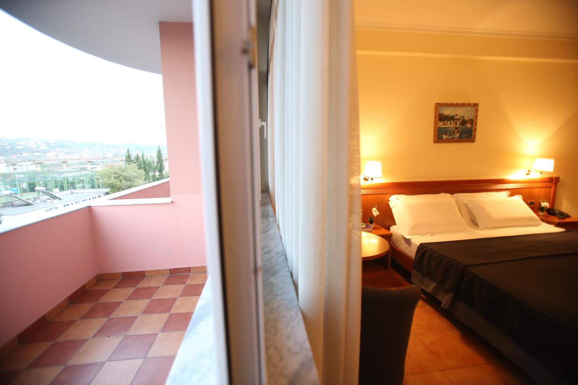 Vorë Hotel Continental מראה חיצוני תמונה