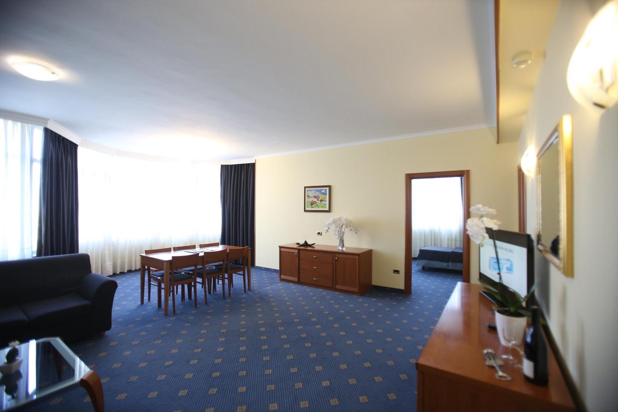 Vorë Hotel Continental חדר תמונה