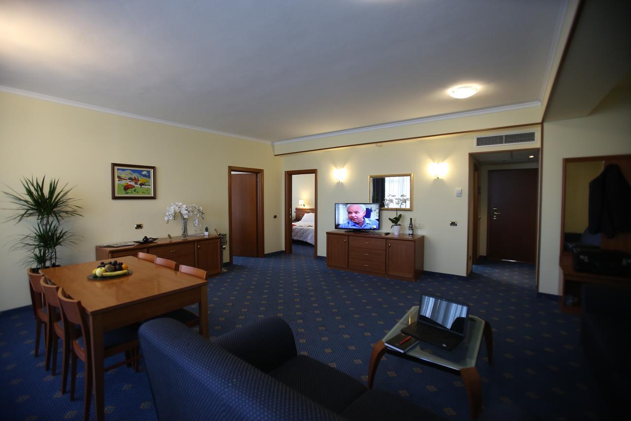 Vorë Hotel Continental מראה חיצוני תמונה