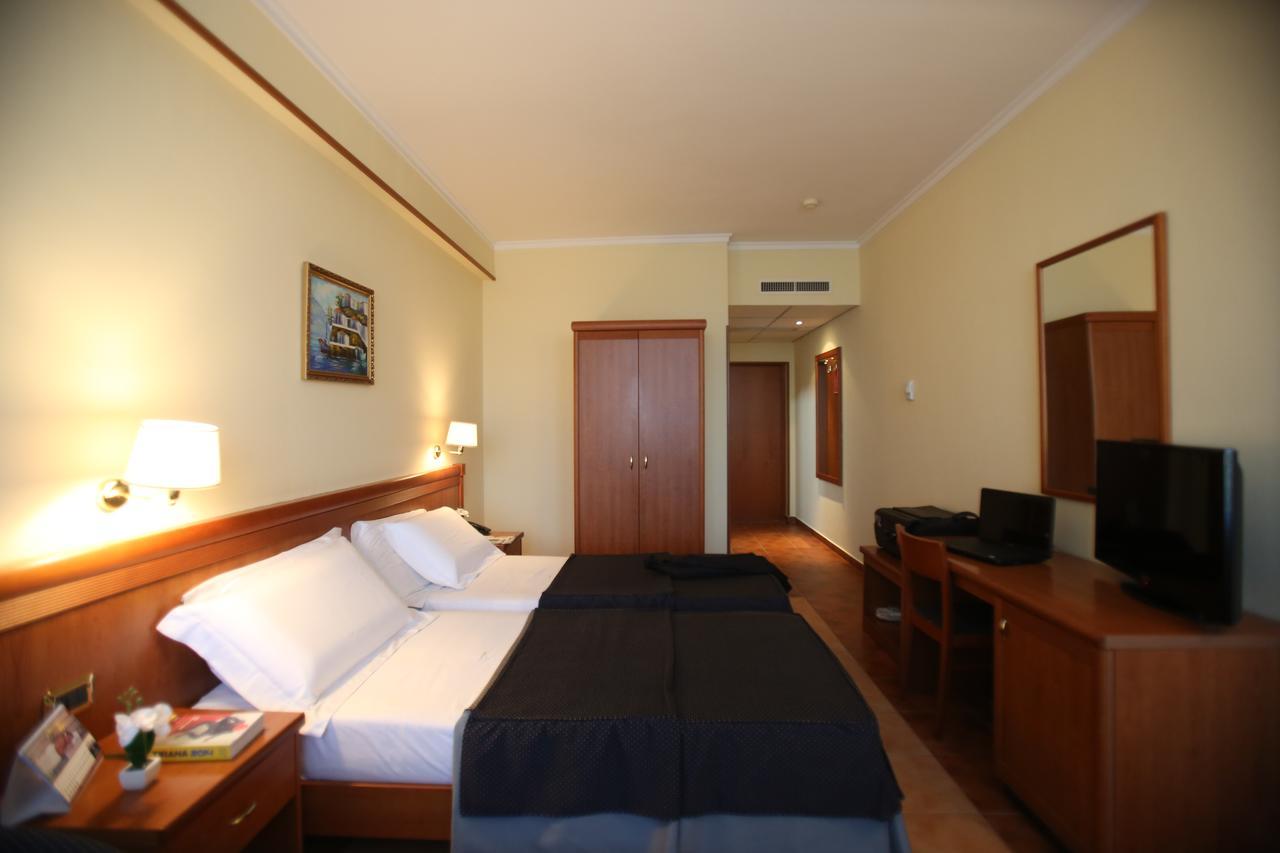 Vorë Hotel Continental מראה חיצוני תמונה