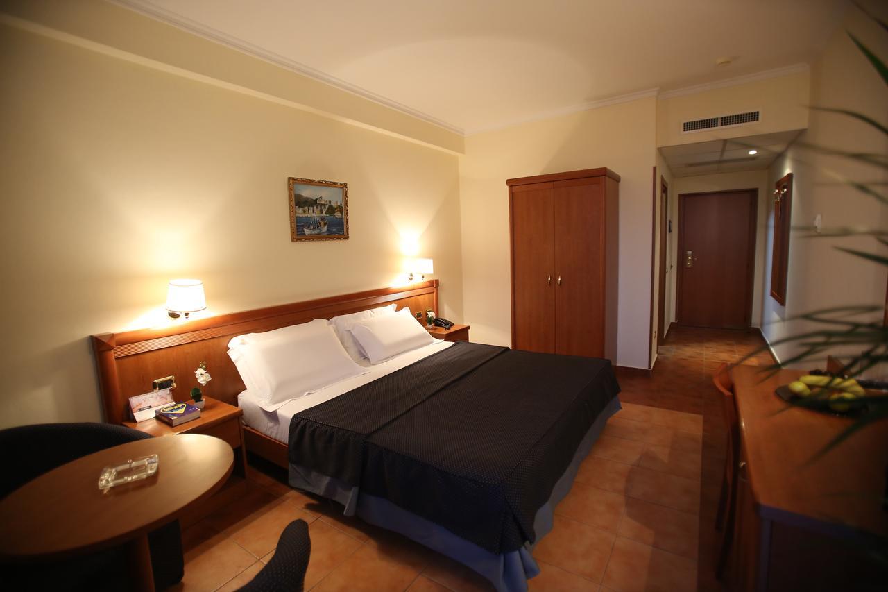 Vorë Hotel Continental מראה חיצוני תמונה